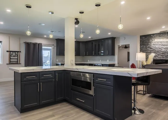 Holiday home Desert Getaway Retreat Pool Billiards Bbq *