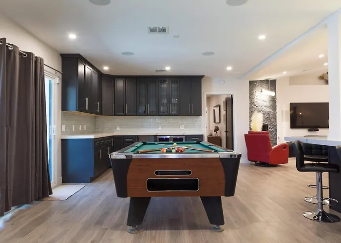 Desert Getaway Retreat Pool Billiards Bbq Holiday home